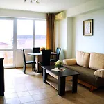 Dom-el Real In Sea View Complex *